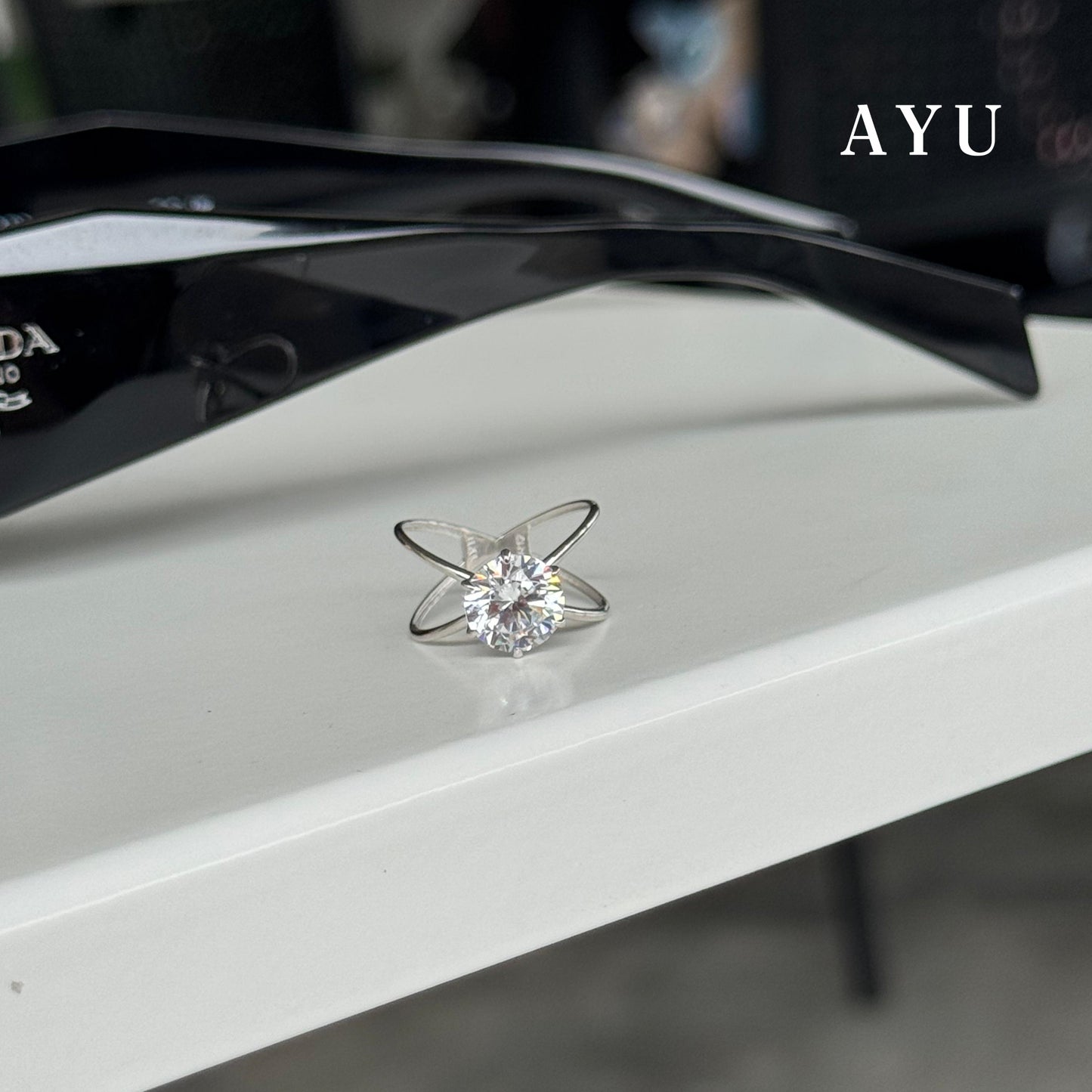 AYU Cincin Emas - Glam Gigi 6 Prong X Ring 17k White Gold