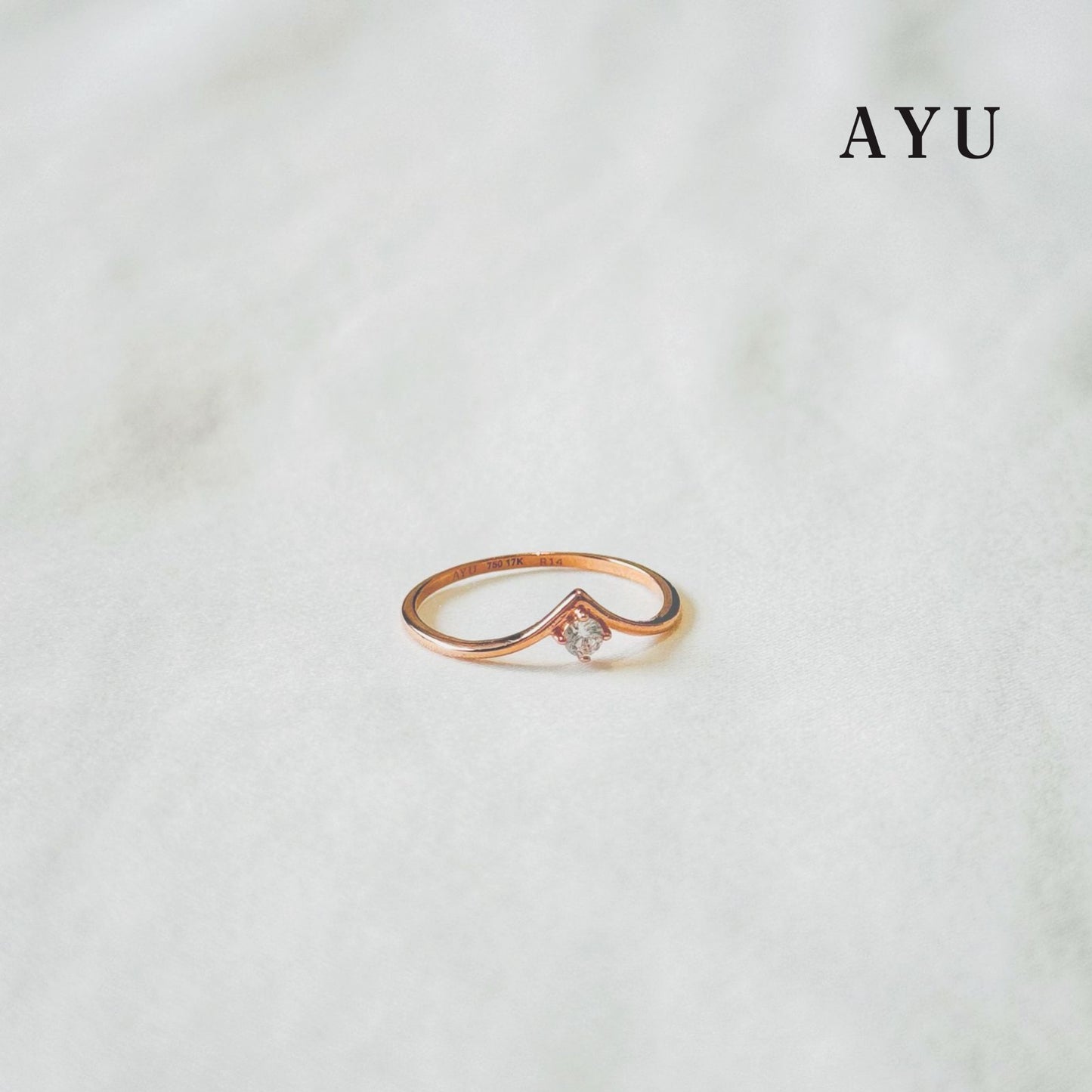AYU Cincin Emas - Chevron With Mini Solitaire 17K Rose Gold
