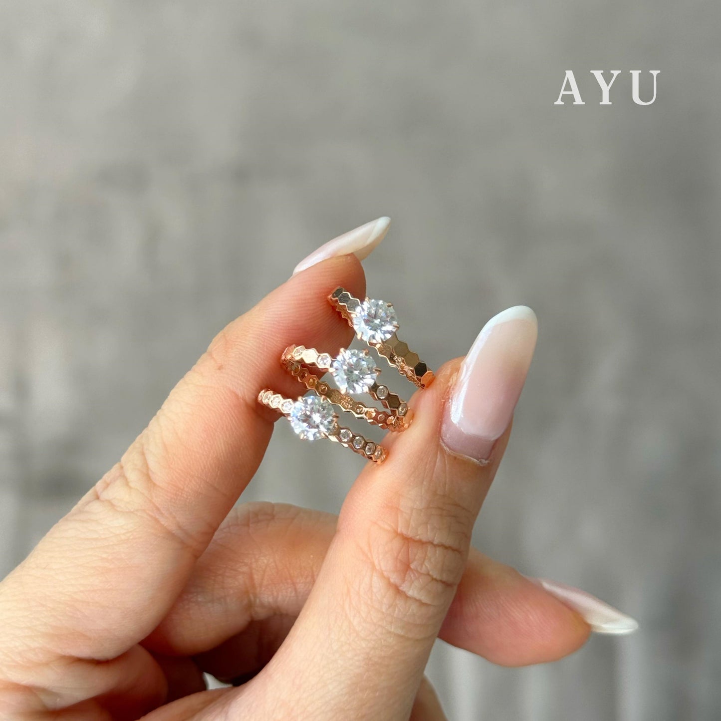 AYU Cincin Emas - Honey Bee Mine Solitaire 17K Rose Gold