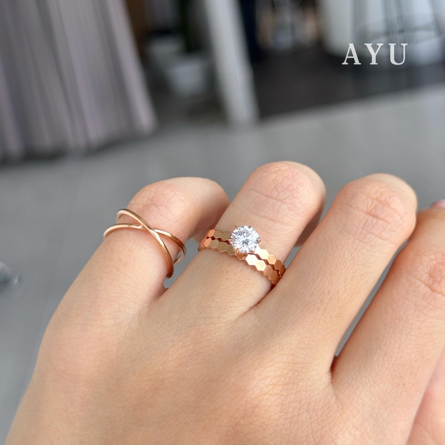 AYU Cincin Emas - Honey Bee Mine Solitaire 17K Rose Gold