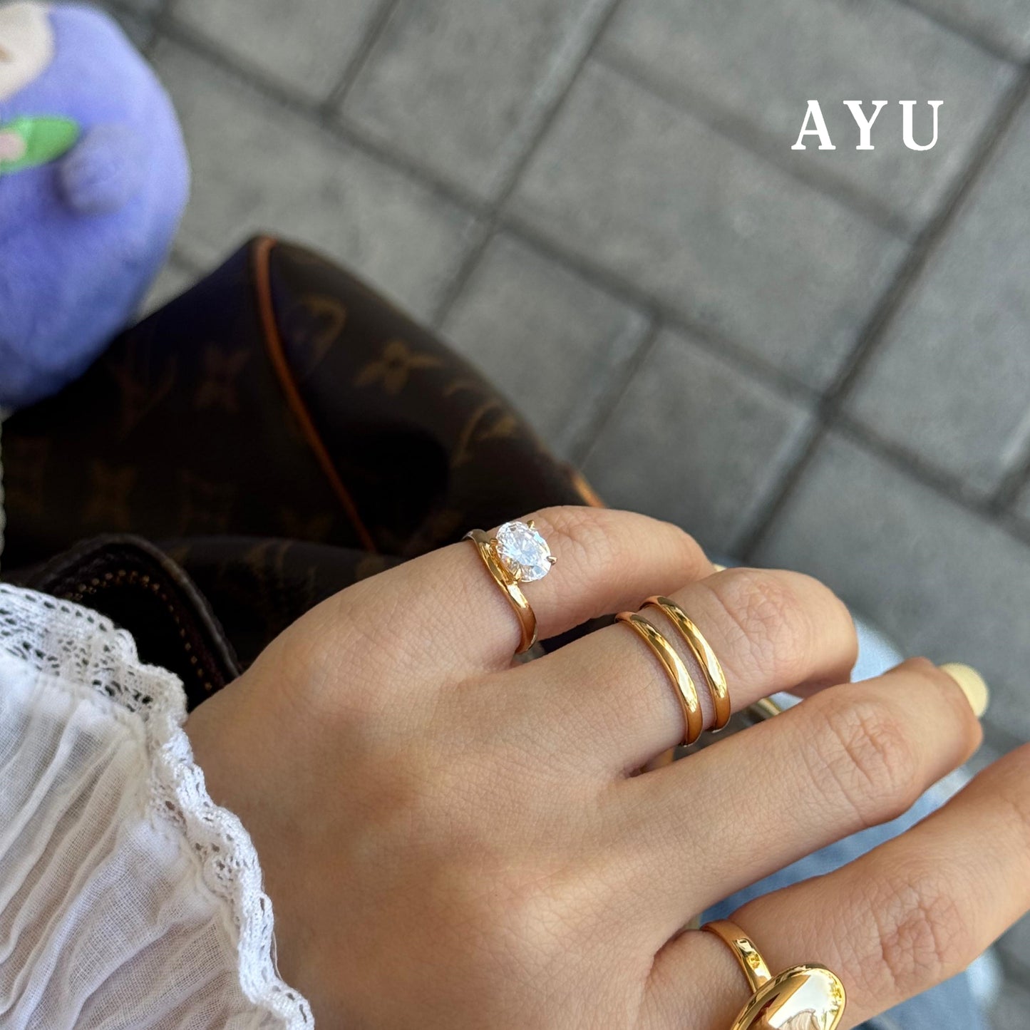 AYU Cincin Emas - Floating Oval Ring 17k Rose Gold