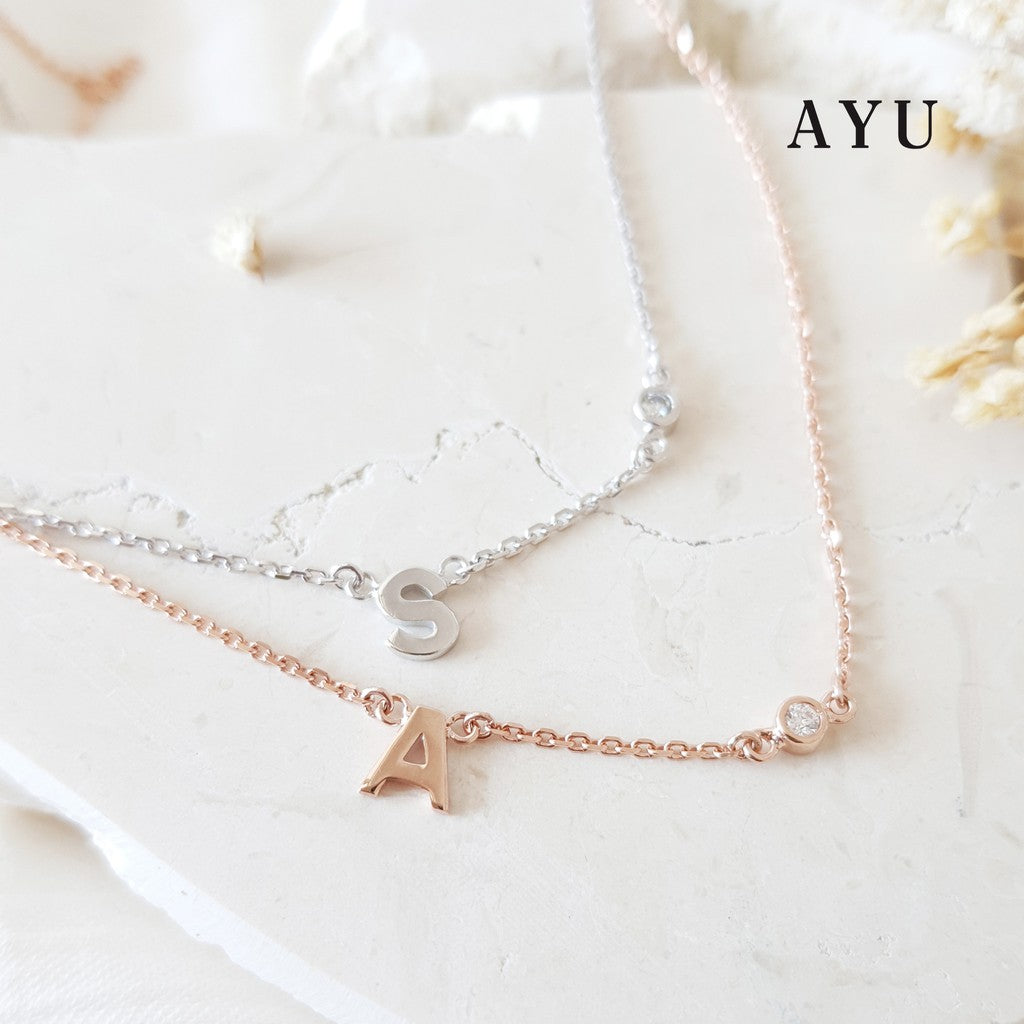 AYU GOLD INITIAL WITH MINI BEZEL CHAIN NECKLACE 17K ROSE GOLD