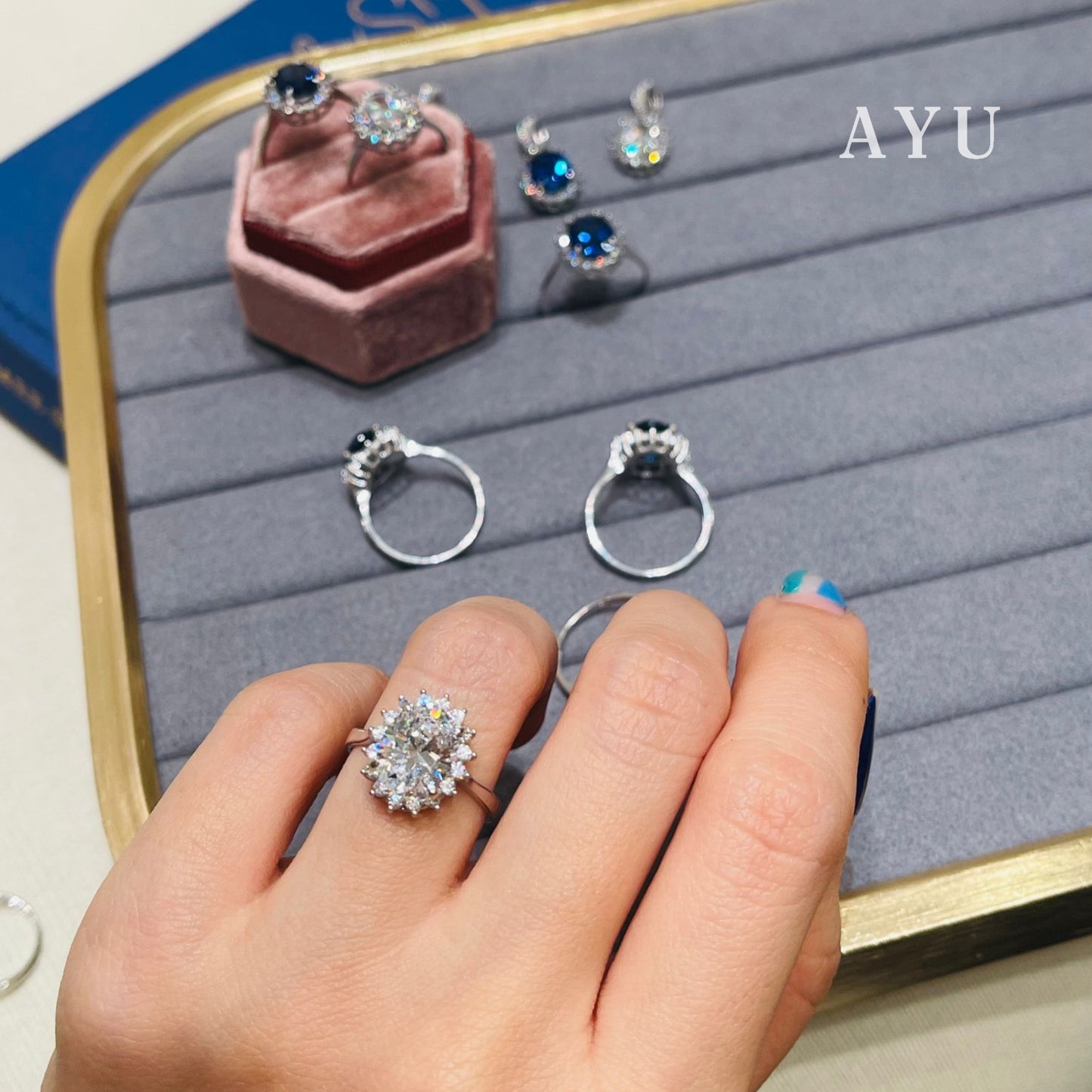 AYU Cincin Emas - Oval Royalty Setting Solitaire 17k White Gold