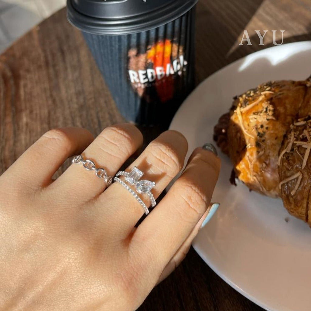 AYU Cincin Emas - Oval Link Stack 17K White Gold