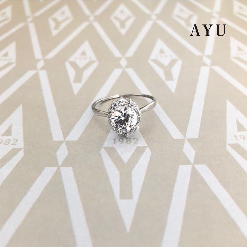 AYU Cincin Emas - Round Solitaire With Grecian Halo 17K White Gold