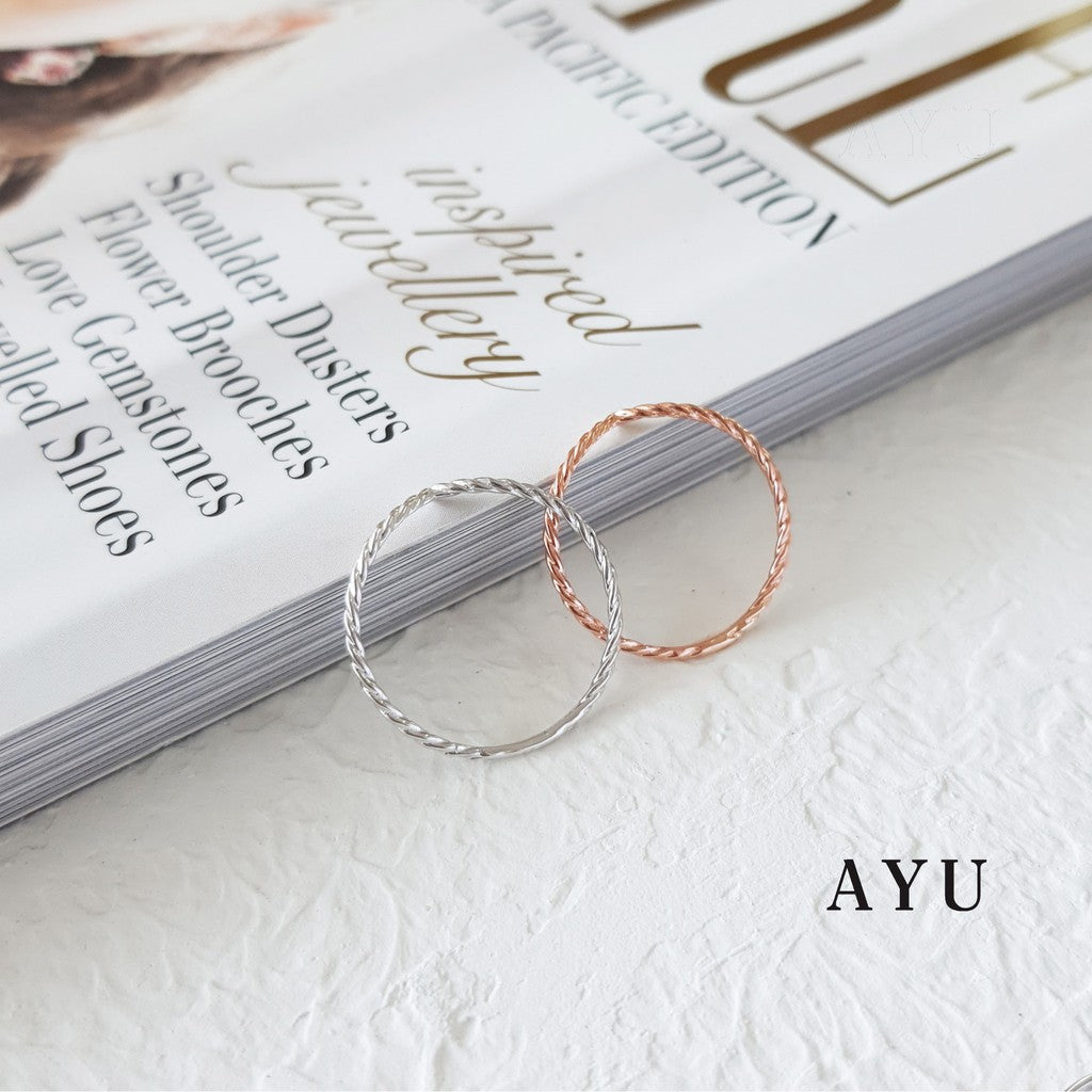 AYU Cincin Emas - Twist Chevron Ring 17K White Gold