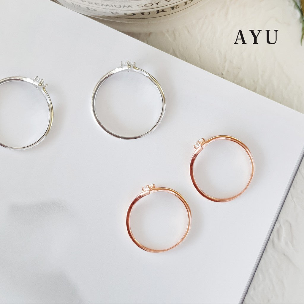 AYU Chevron With Mini Solitaire 17K White Gold