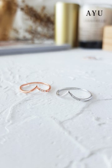 AYU Cincin Emas - Asymmetrical Chevron Ring 17K White Gold