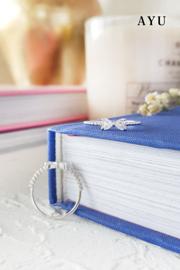 AYU Cincin Emas - Bow Hearts With Beaded Ring 17K White Gold