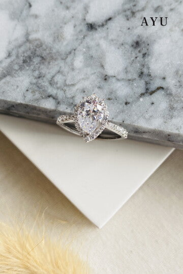AYU Cincin Emas - Teardrop Grecian Solitaire 17k White Gold