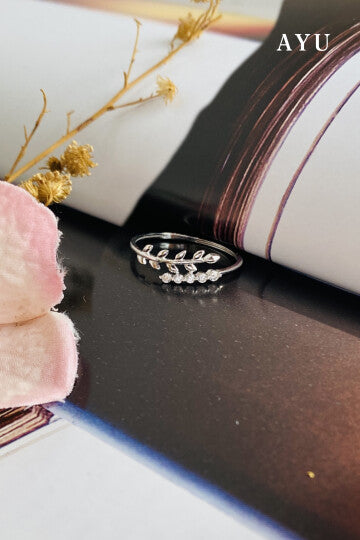 AYU Angel Vine And Single Prong Wrap Ring 17K White Gold