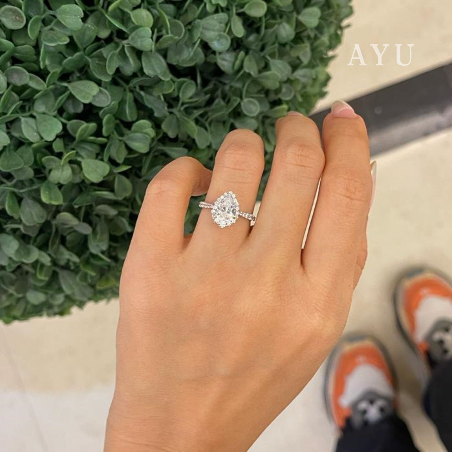 AYU Cincin Emas - Teardrop Grecian Solitaire 17k White Gold