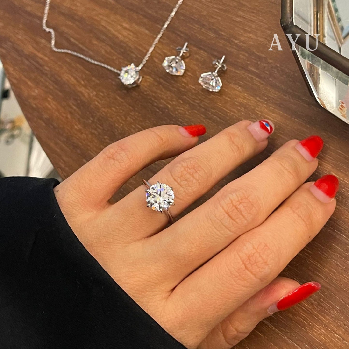 AYU Cincin Emas - Glam Gigi 6 Prong Solitaire 17K White Gold