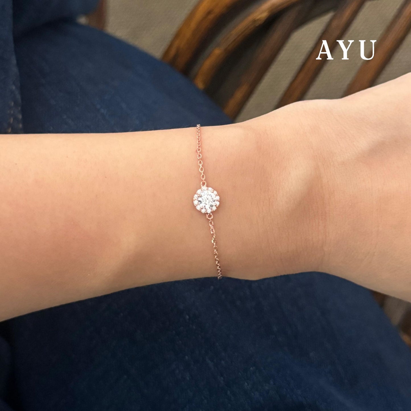 AYU Gelang Emas-Round Solitaire With Halo Chain Bracelet 17k Rose Gold