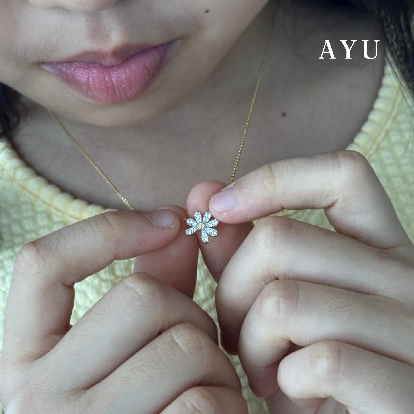 AYU Kalung Emas - G Daisy Chain Necklace 16k Yellow Gold