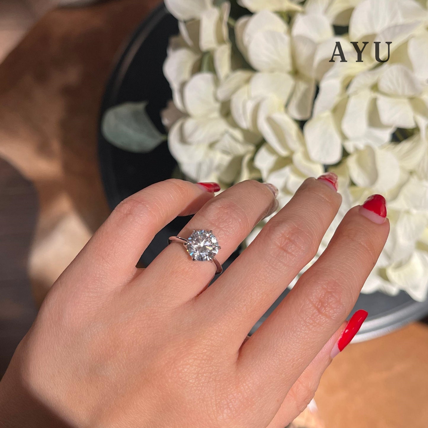 AYU Cincin Emas - Glam Gigi 6 Prong Solitaire 17K White Gold
