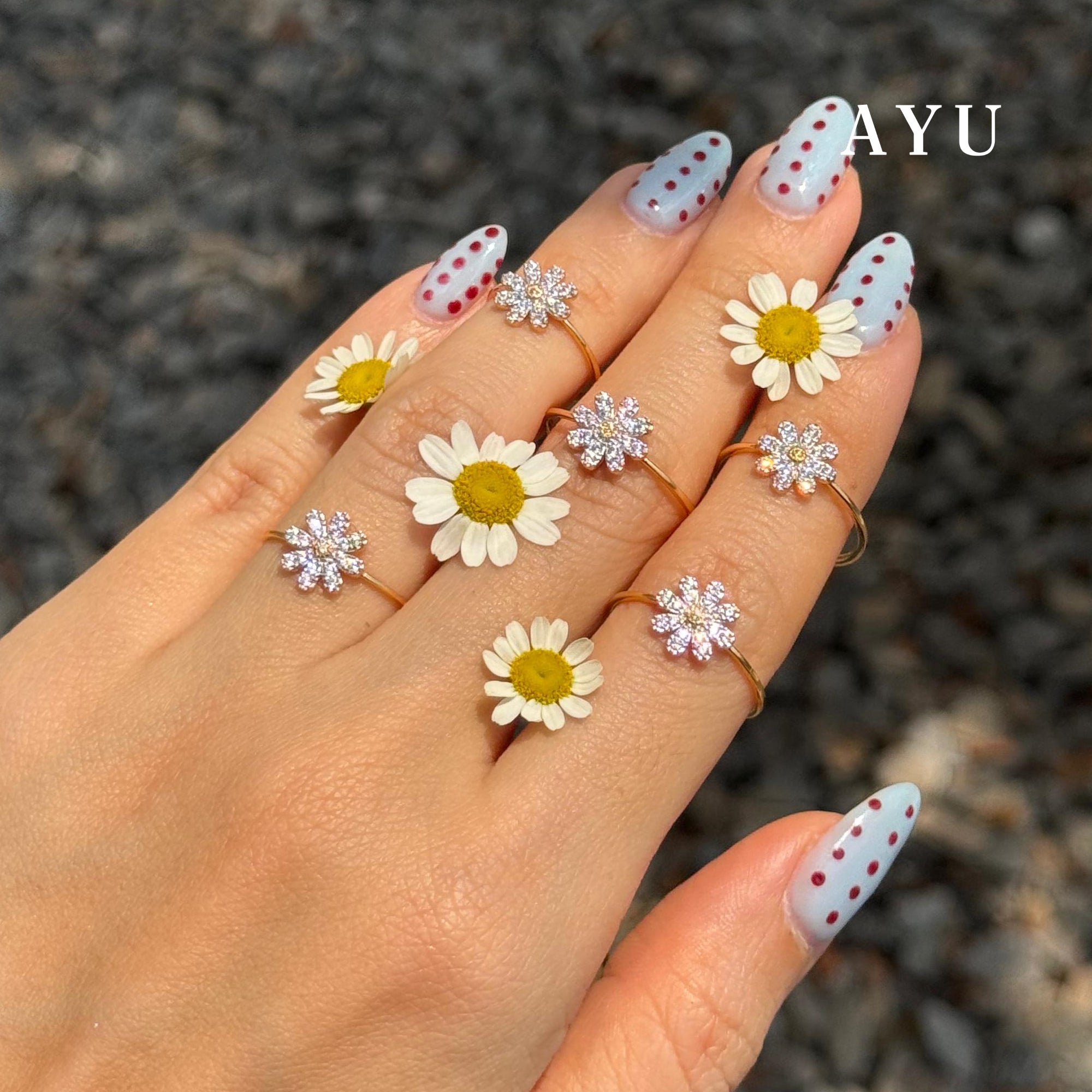AYU Cincin Emas - Small G Daisy Ring 16k Yellow Gold