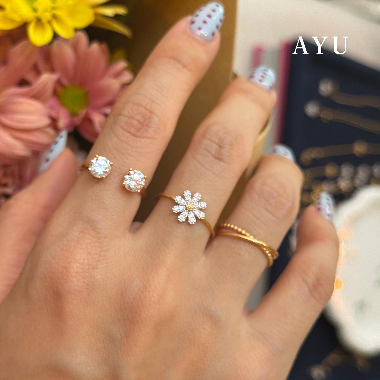 AYU Cincin Emas - Small G Daisy Ring 16k Yellow Gold