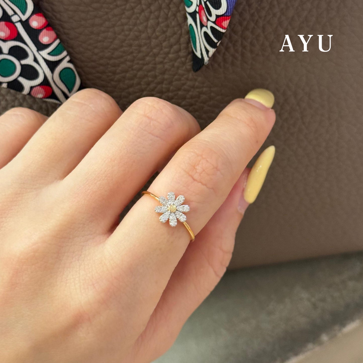 AYU Cincin Emas - Small G Daisy Ring 16k Yellow Gold