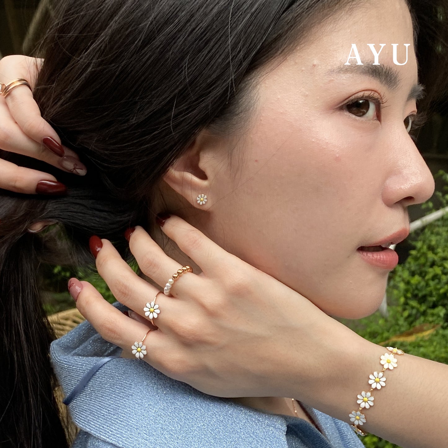 AYU Anting Emas - Small Daisy Darling Studs 17k White Gold