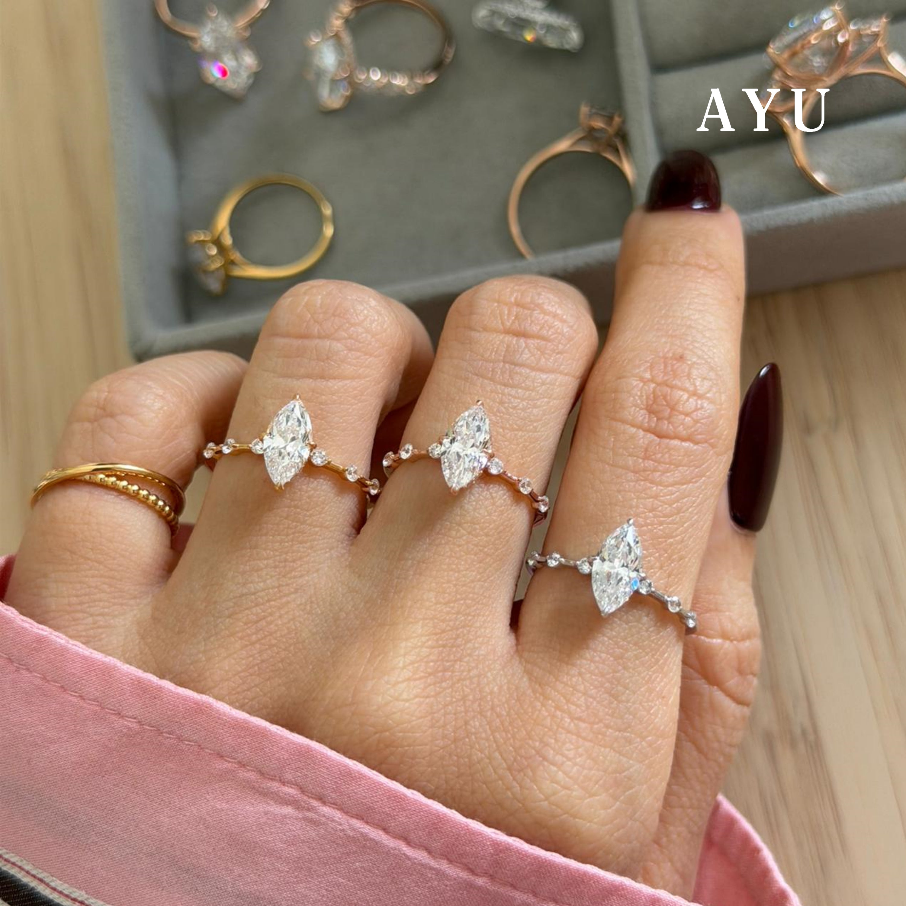 The AYU Mini Selly Spaced Ring 17k White Gold