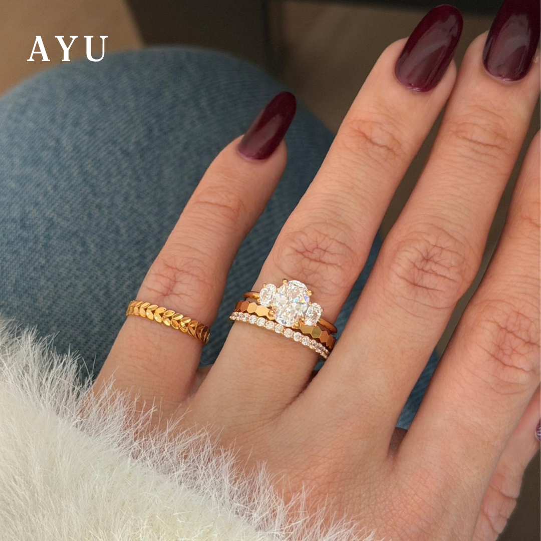 AYU Cincin Emas - The Legacy Mini Oval Trilogy Solitaire 17k Rose Gold