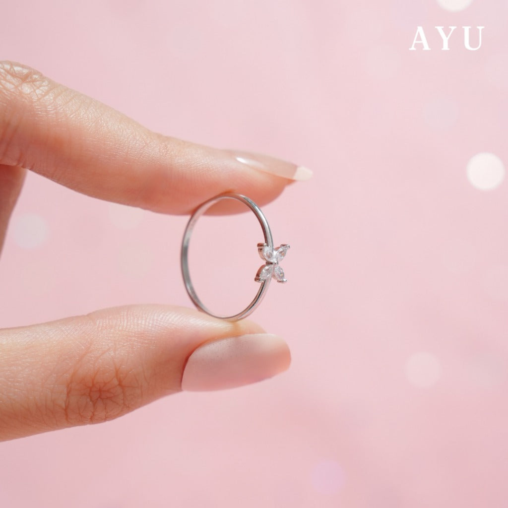 AYU Cincin Emas - Clover Marquise Ring 16k Yellow Gold