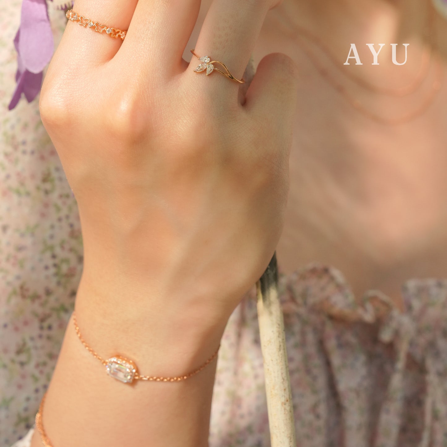 AYU Emerald Cut Halo Adjustable Chain Bracelet 17k Rose Gold