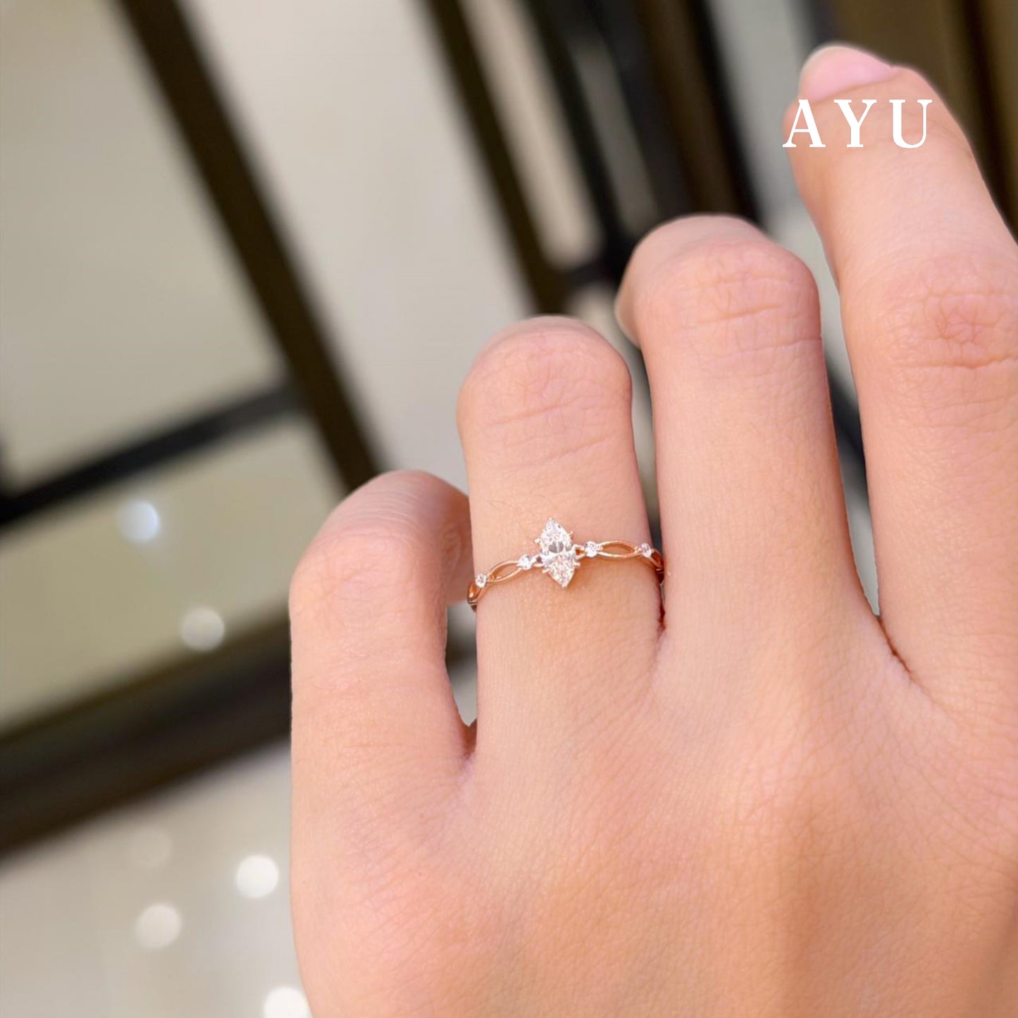 AYU Cincin Emas - Marquise In Twilight Solitaire 17k Rose Gold