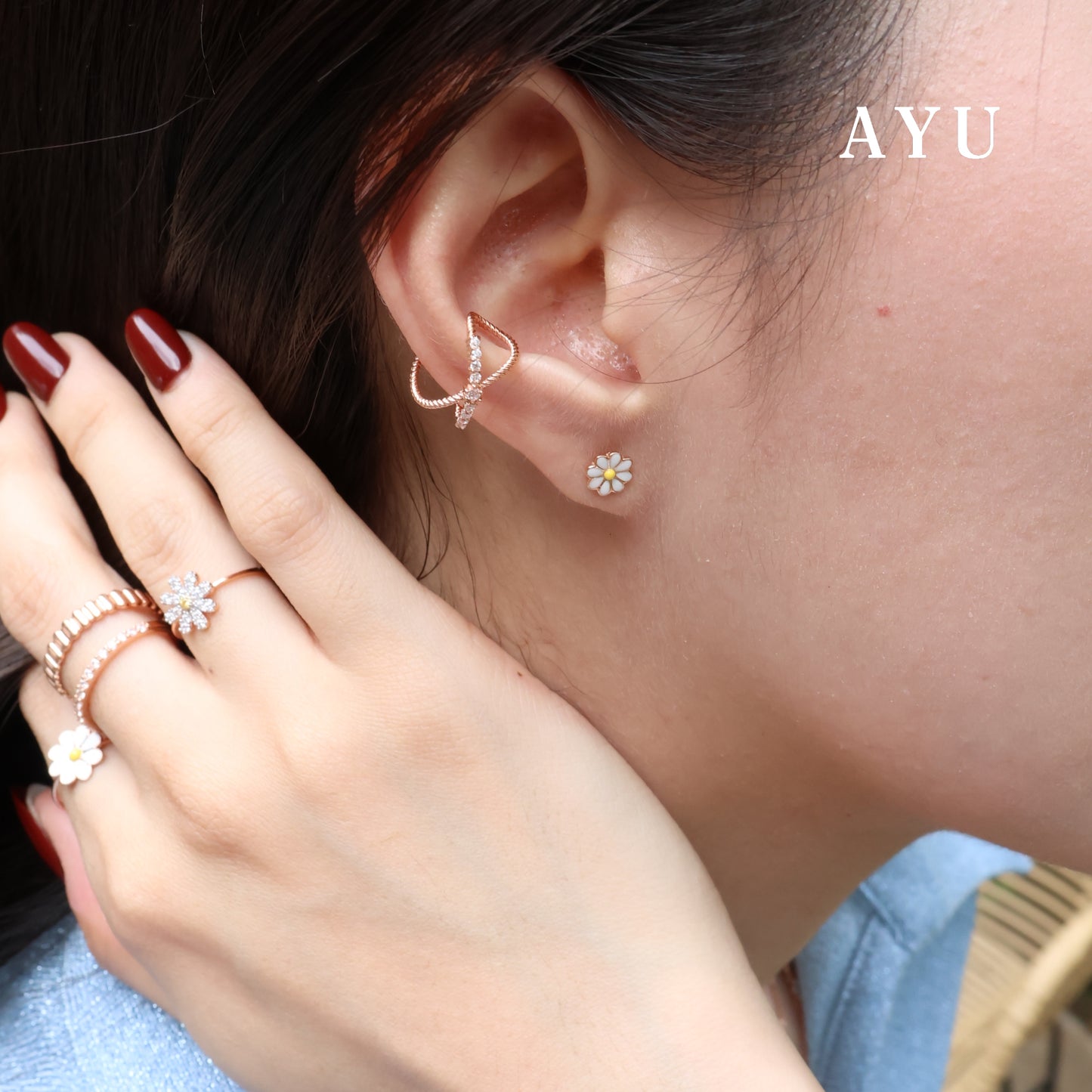 AYU Anting Emas - Small Daisy Darling Studs 17k White Gold