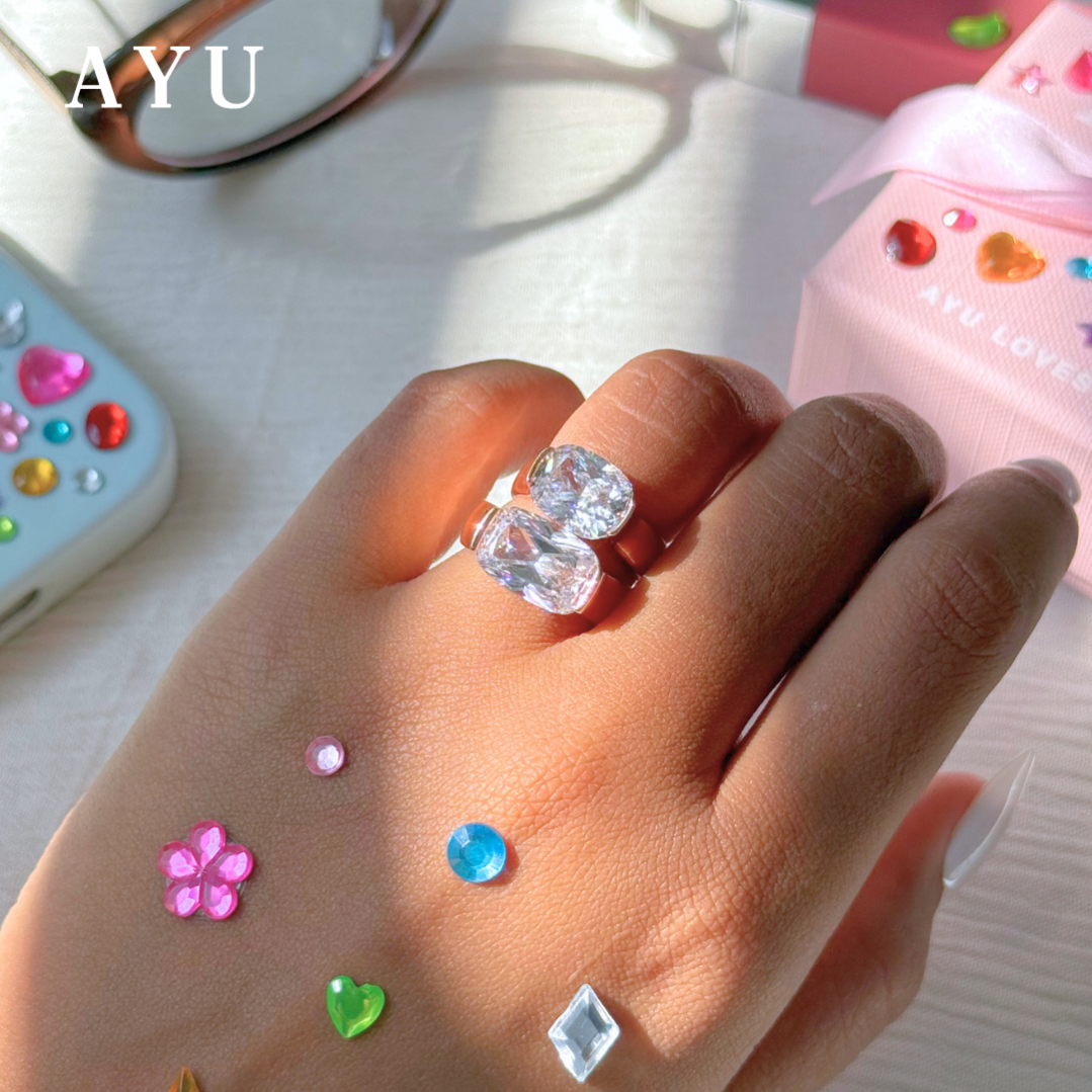 AYU Cincin Emas - Eastwest Cushion Solitaire 17k Rose Gold