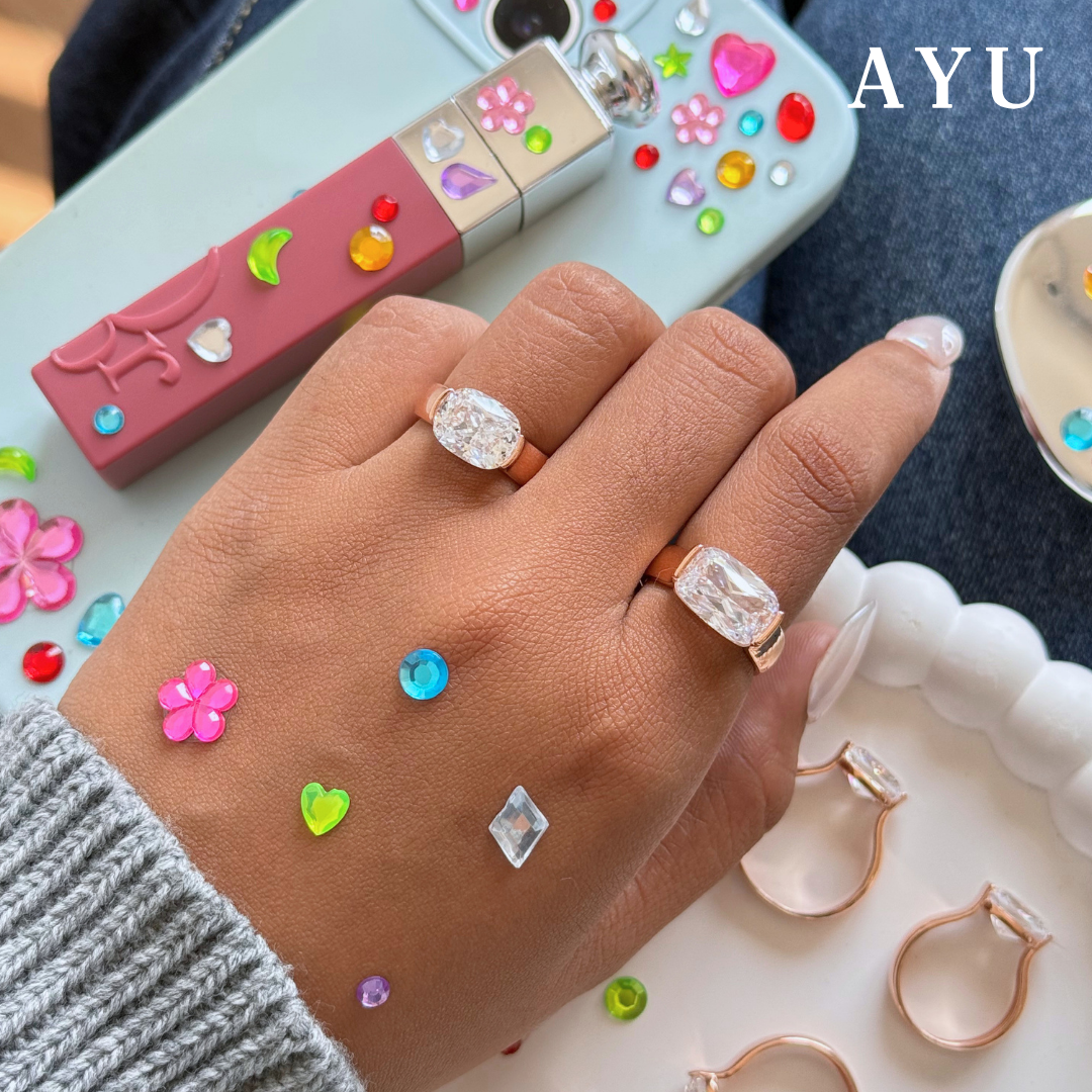 AYU Cincin Emas - Glam Eastwest Cushion Solitaire 17k Rose Gold