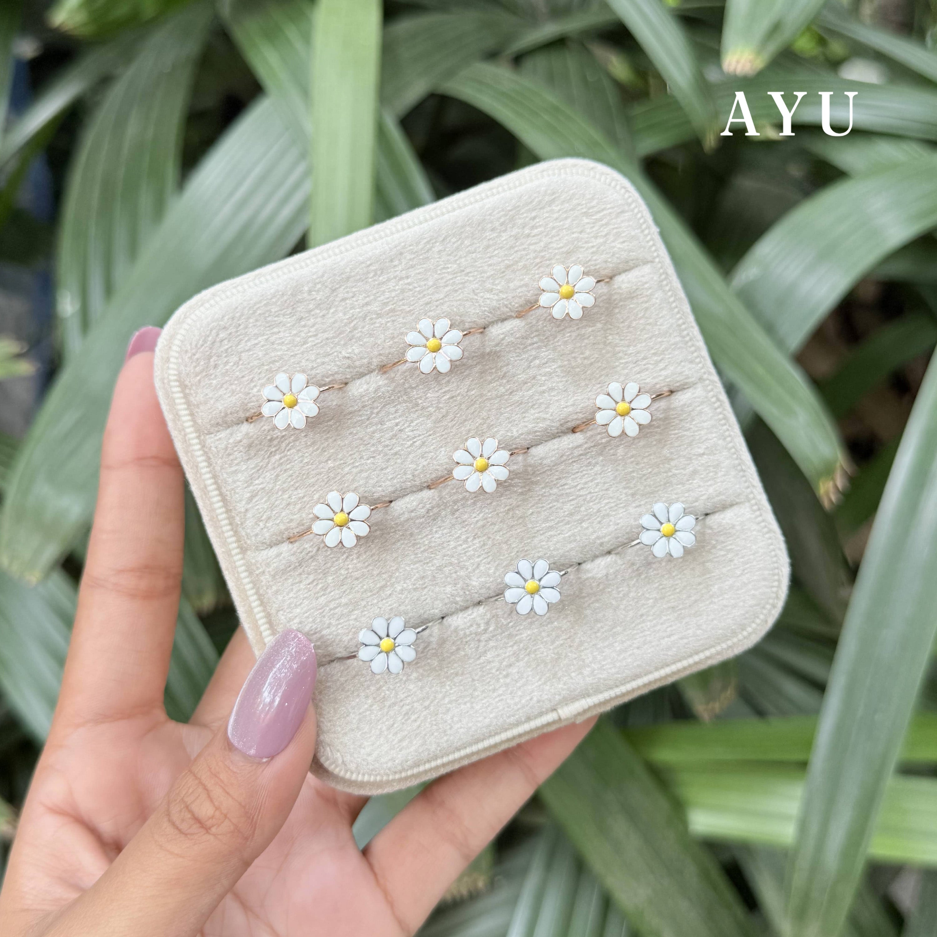 AYU Cincin Emas - Daisy Darling Ring 17k White Gold