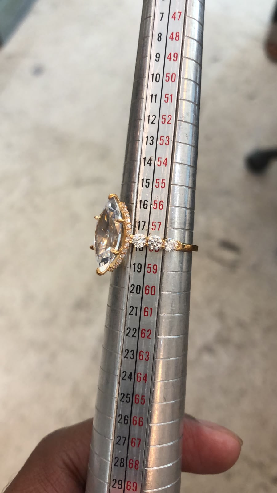 The AYU Selly Ring 8k Yellow Gold, R.18