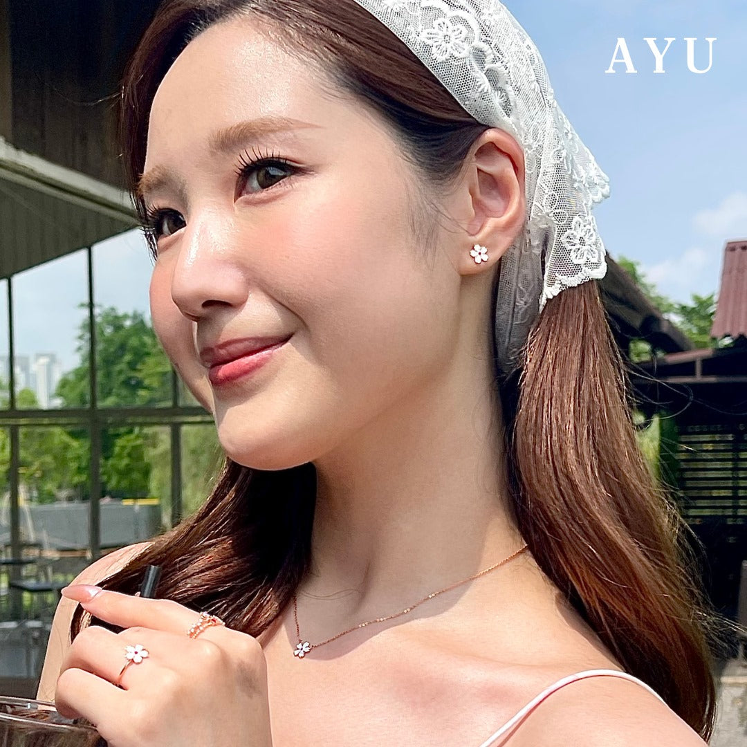 AYU Anting Emas - Kawaii Sakura Studs 17k White Gold