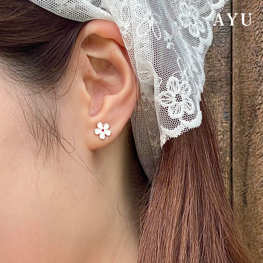 AYU Anting Emas - Kawaii Sakura Studs 17k White Gold