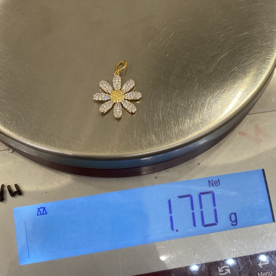 AYU Liontin Emas -  Blooming G Daisy Pendant 8k Yellow Gold