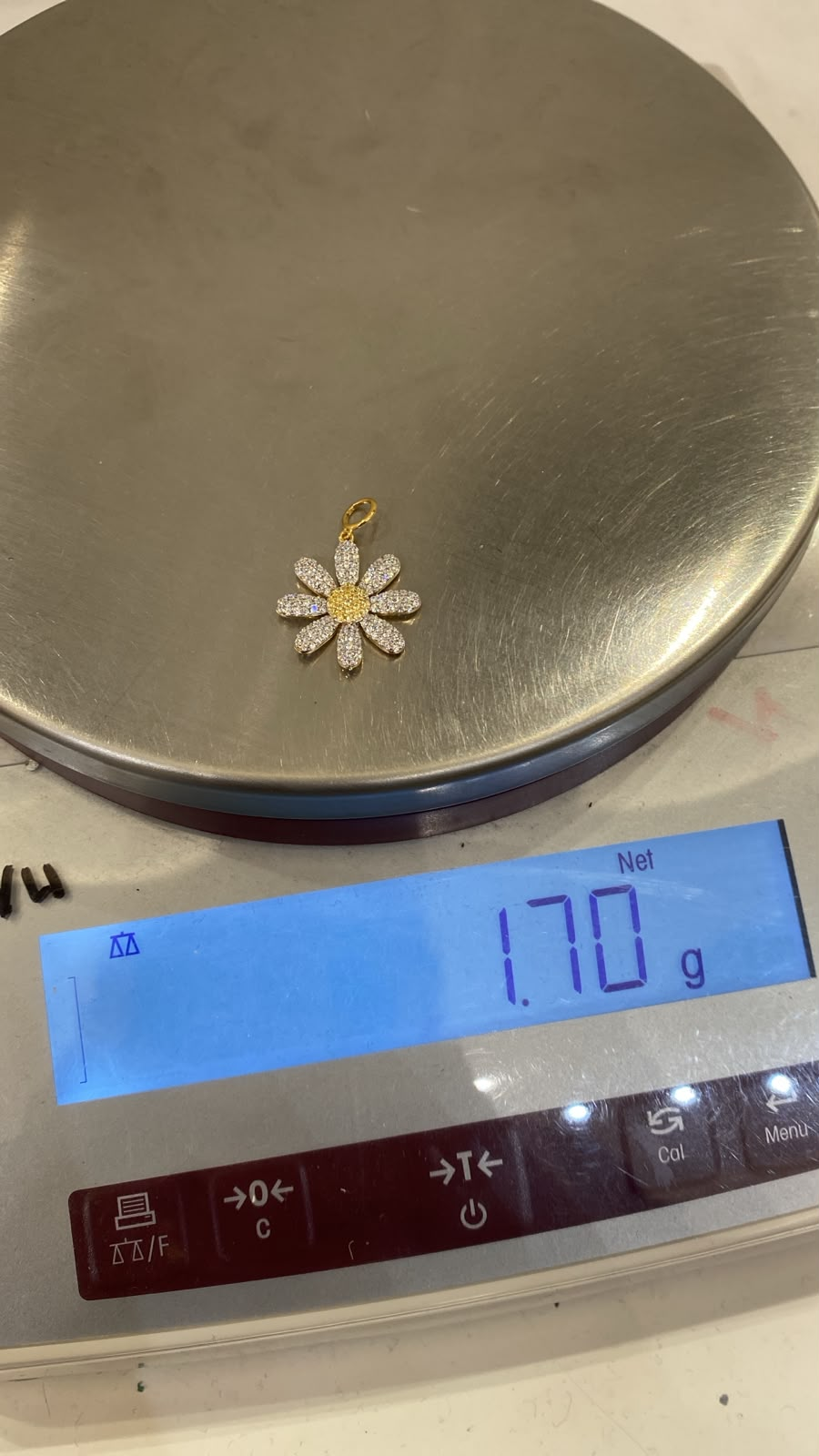 AYU Liontin Emas -  Blooming G Daisy Pendant 8k Yellow Gold