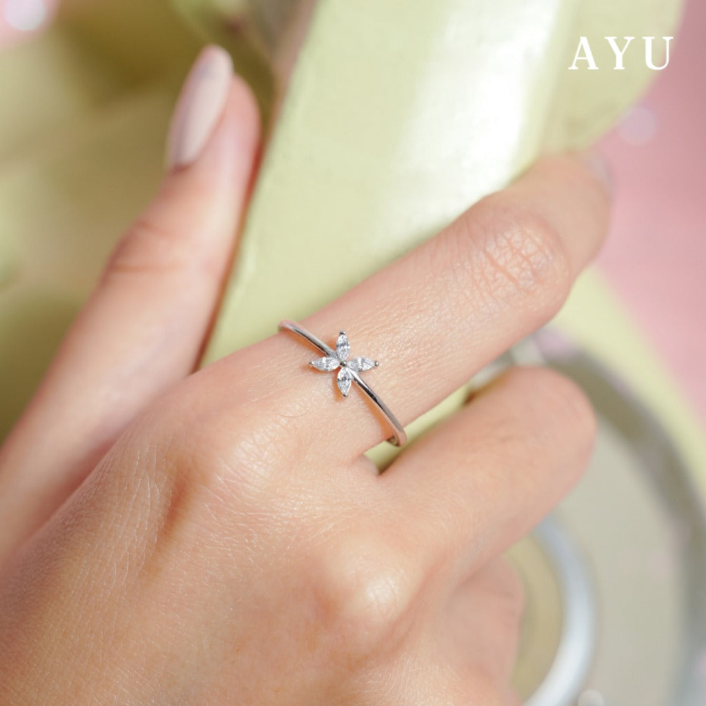 AYU Cincin Emas - Clover Marquise Ring 17k Rose Gold