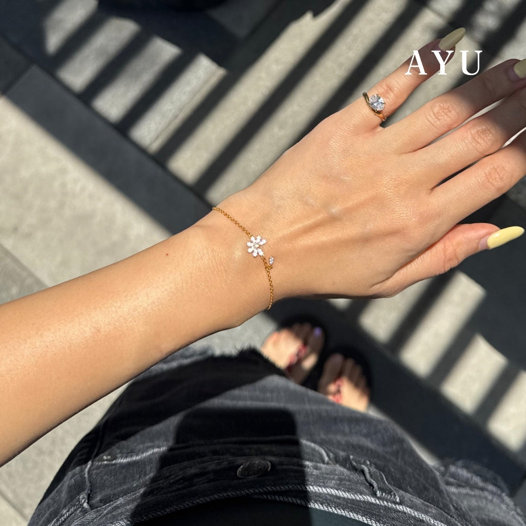 AYU Gelang Emas - Small G Daisy Chain Bracelet 16k Yellow Gold