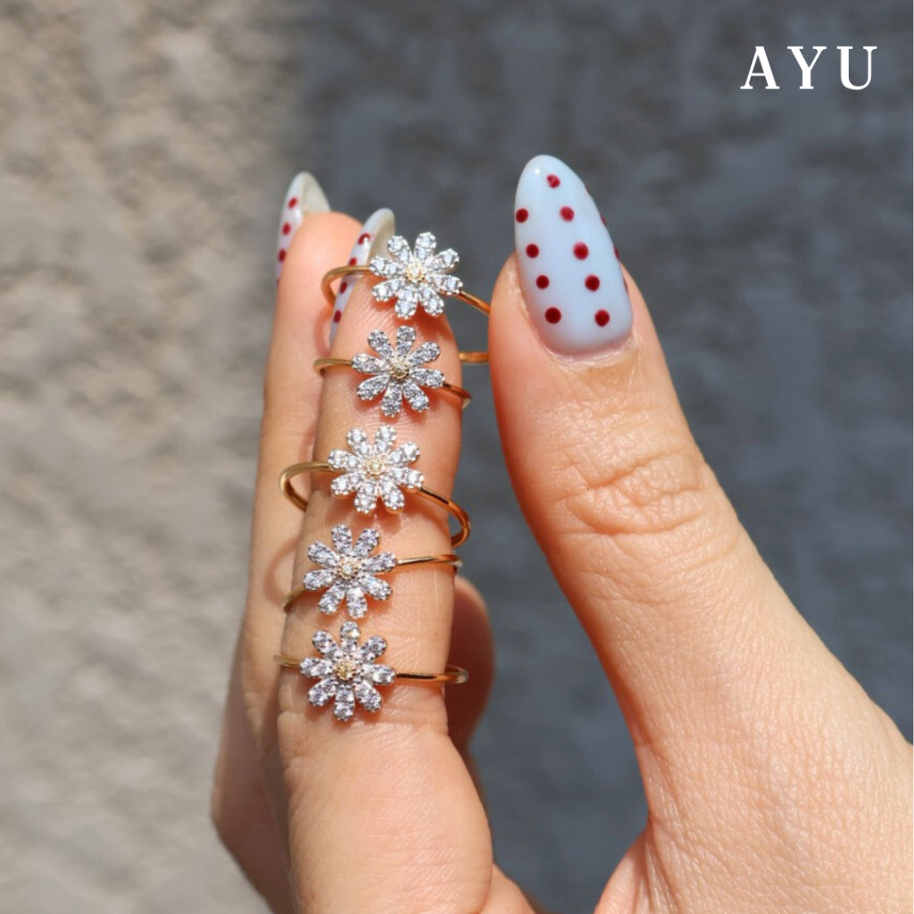 AYU Cincin Emas - Small G Daisy Ring 16k Yellow Gold