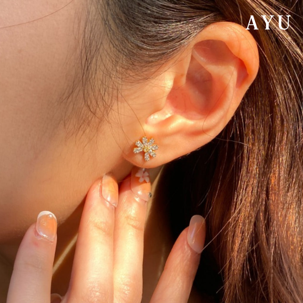 AYU Anting Emas - G Daisy Studs With Chain 16k Yellow Gold