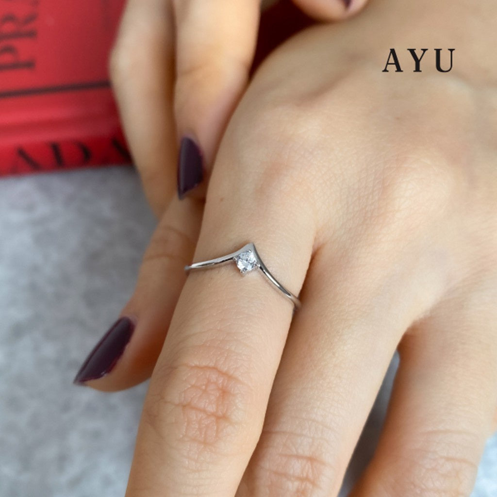 AYU Chevron With Mini Solitaire 17K White Gold