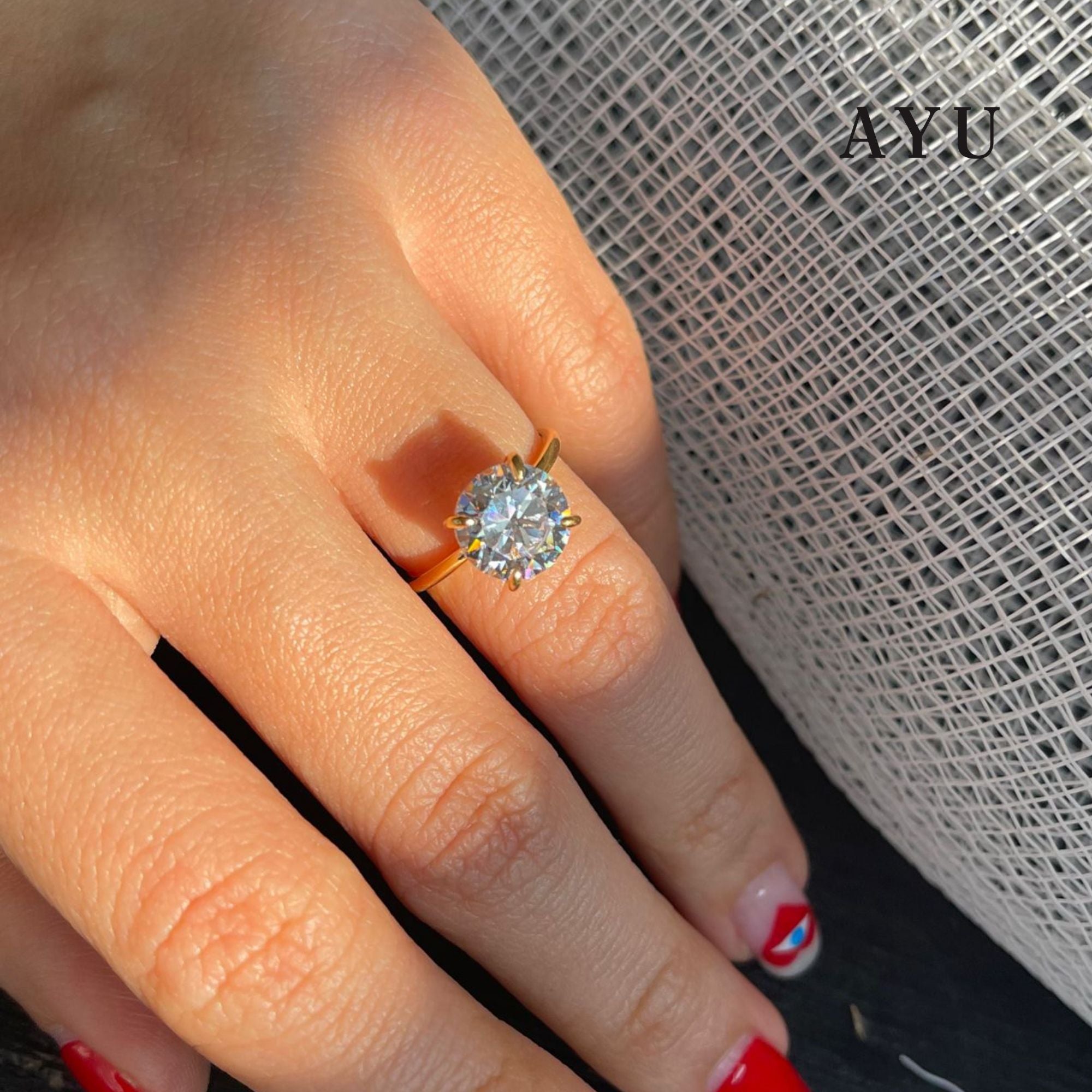 AYU Cincin Emas - The AYU Setting In Glam Round Cut 16K Yellow Gold